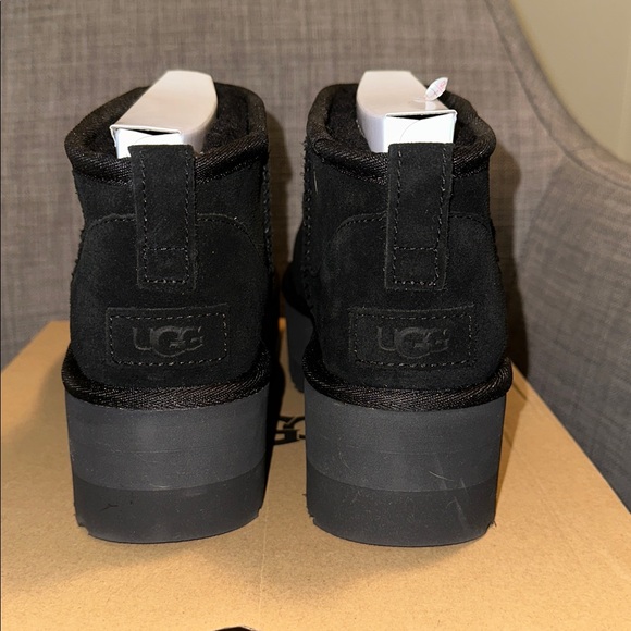 NEW UGG Classic Ultra Mini Black Platform Size 7 - Picture 5 of 13